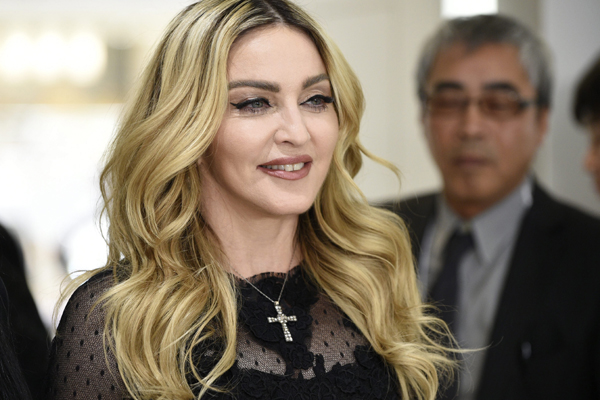 Jueza ordena a Madonna y Guy Ritchie llegar a acuerdo sobre custodia de hijo
