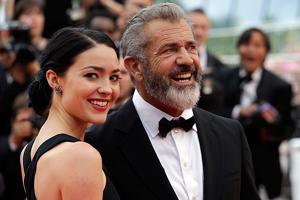 Mel Gibson será padre por novena vez, junto a pareja 34 años menor