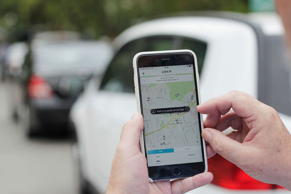 Gobierno legalizará las aplicaciones Uber y Cabify con regulación a conductores y autos