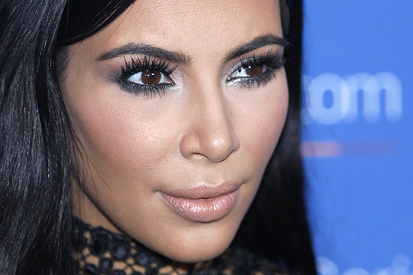 Kim Kardashian sufre millonario robo a mano armada en París