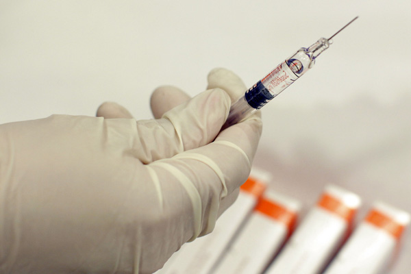Sociedad de Pediatría llama a que niños también sean vacunados contra virus del papiloma humano