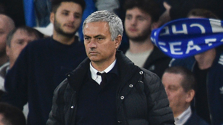 Chelsea humilla al Manchester de José Mourinho que se aleja de la lucha por el título de la Premier
