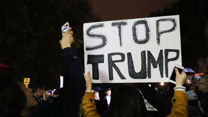Celebridades reafirman su rechazo ante victoria de Trump y se suman a protestas