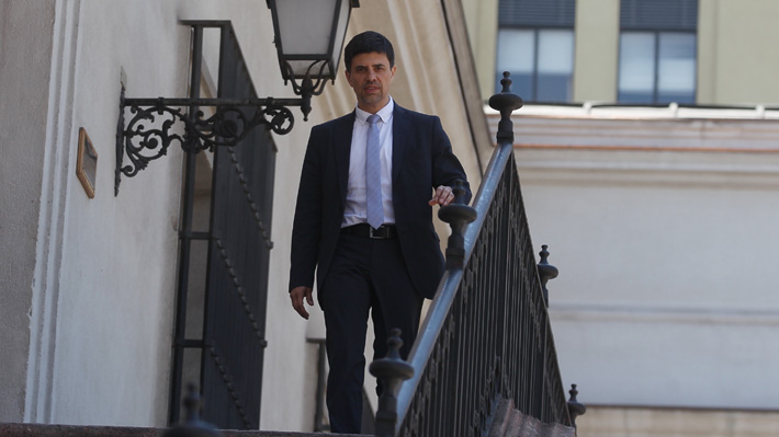 Presidenta ordena al comit&eacute; pol&iacute;tico seguir negociando reajuste con 