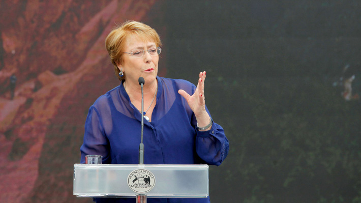 Agenda de Bachelet en Cumbre APEC incluye encuentro con creador de Facebook y Kuczynski