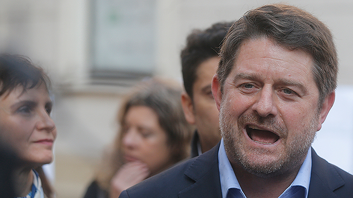 Orrego anuncia que en 2018 podr&iacute;a estar operando aer&oacute;dromo de Peldehue que reemplazar&iacute;a al de Tobalaba