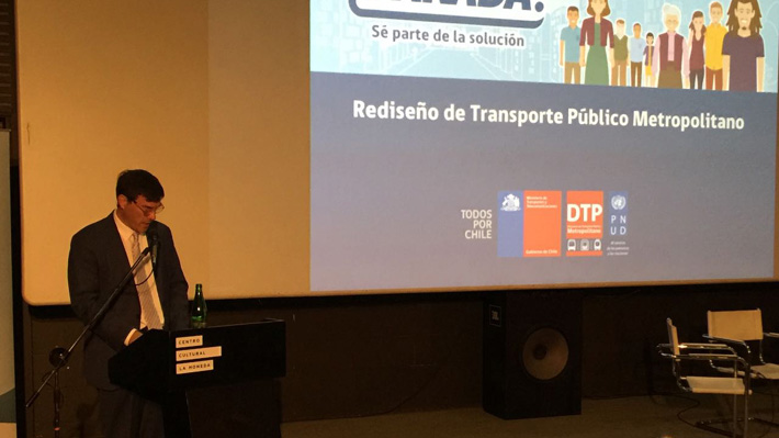 Transantiago: Ministro de Transportes detalla nueva licitación que implicará aumento de flota en un 6,7%