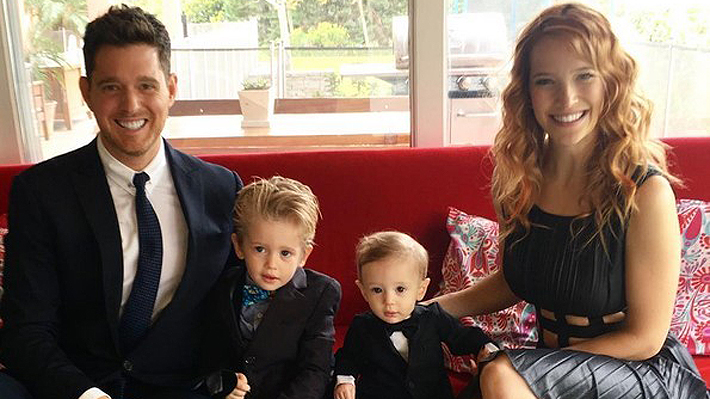 Hijo de Michael Bublé comienza importante etapa en su lucha contra el cáncer