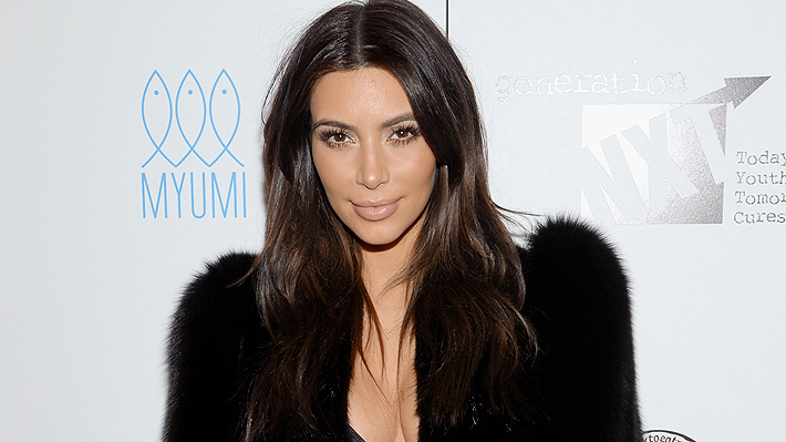 Kim Kardashian est&aacute; de vuelta: retoma contacto con fans a tres meses de violento asalto