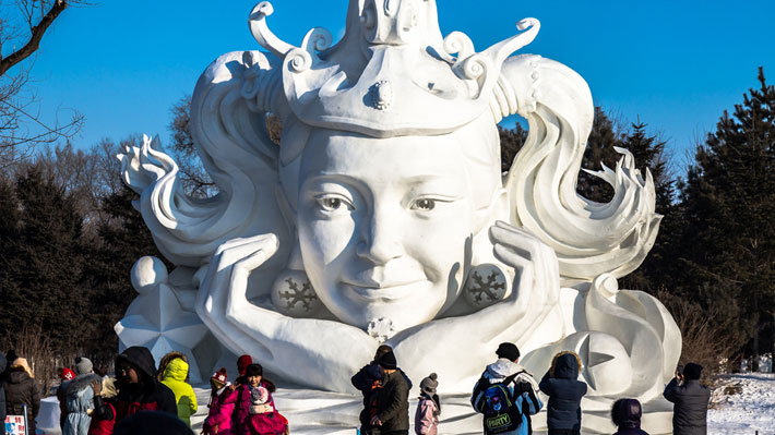 Esculturas de hielo se toman ciudad china de Harbin