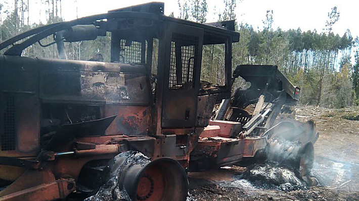 Nuevo ataque incendiario en La Araucanía afecta a siete máquinas que trabajaban para inmobiliaria