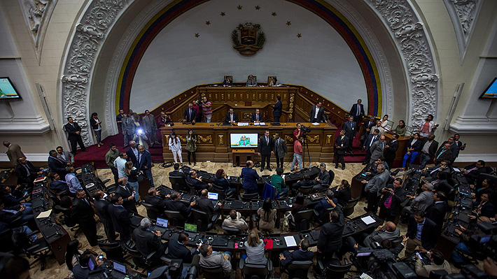 Congreso de Venezuela aprueba declarar a Nicol&aacute;s Maduro en 