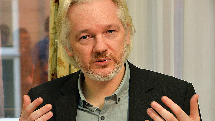 Assange acepta extradición a EE.UU. si Obama indulta a soldado que filtró documentos