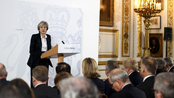 Primera Ministra británica confirma que saldrán de la UE y que negociarán un acuerdo comercial