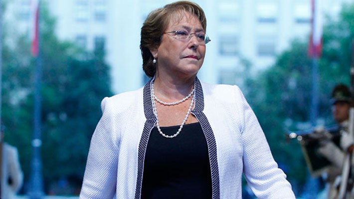 Bachelet asegura que el país enfrenta 