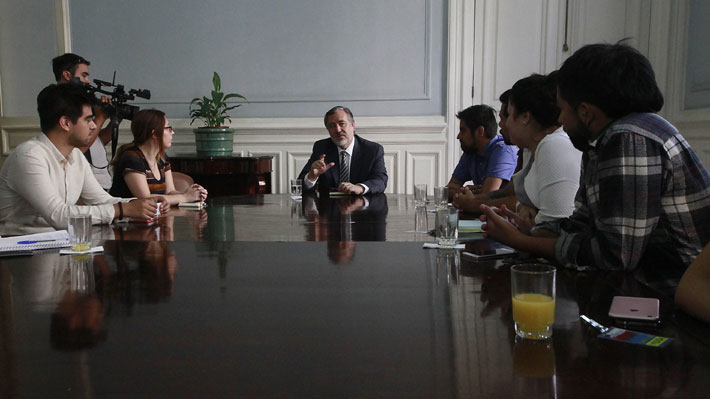 Guillier y consulta ciudadana PS: 