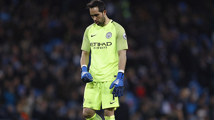 Duro golpe para Bravo: Guardiola lo deja en la banca para duelo ante West Ham por la Premier