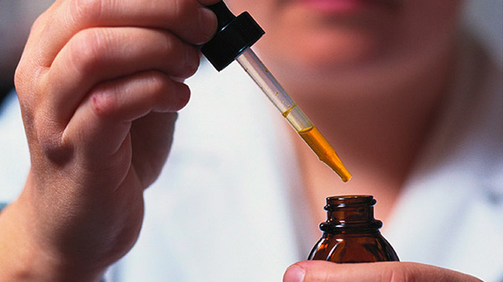 A un año de la autorización de la venta de fármacos en base a marihuana aún no hay ningún producto disponible