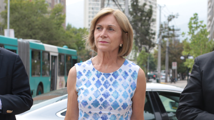 Matthei presenta denuncia contra dos ex funcionarios de Providencia por millonario déficit en educación