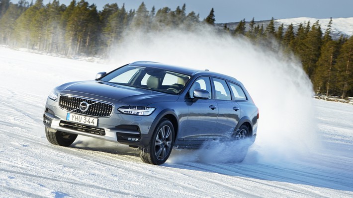 Volvo presentó el V90 Cross Country en su mejor ambiente: el frío extremo de Suecia