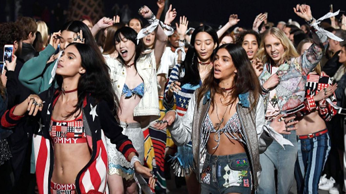 Un pa&ntilde;uelo blanco, el s&iacute;mbolo con el que la industria de la moda enfrenta a Donald Trump