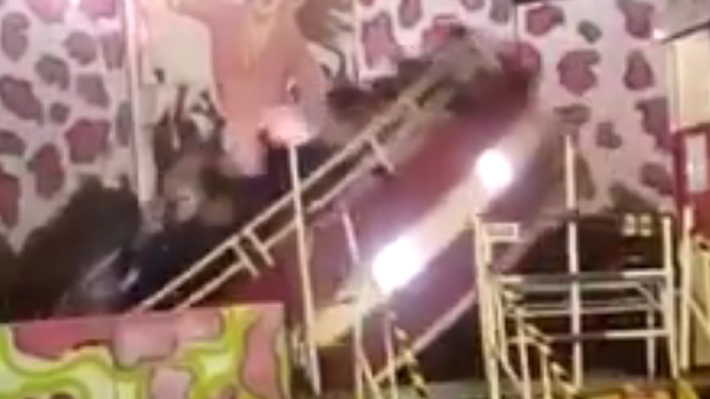 Trece heridos deja accidente en juego mecánico