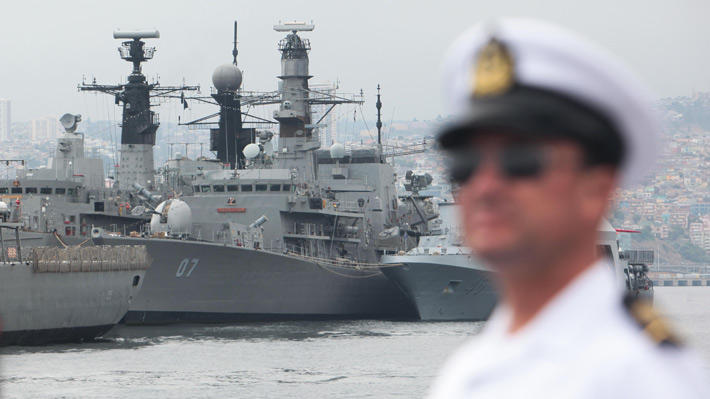 El complejo verano de la Armada en el año en que Bachelet elige al futuro comandante en jefe