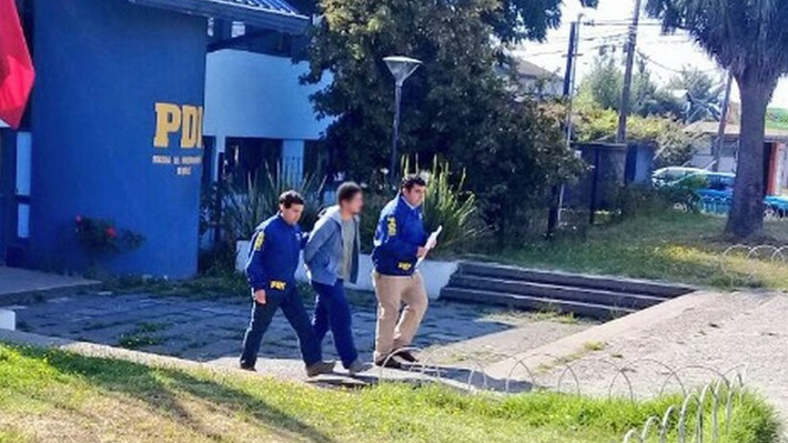 Dejan en libertad a joven que fue captado en un video agrediendo a su pareja en Valdivia