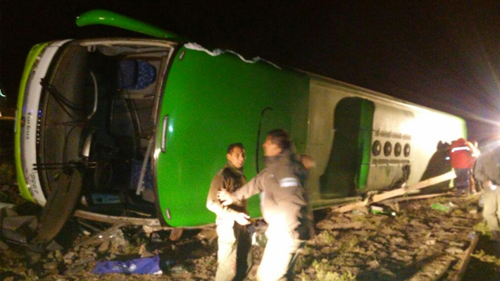 Tur Bus informa que fallecidos aumentaron a 17 tras volcamiento de bus que viajaba de Argentina a Chile