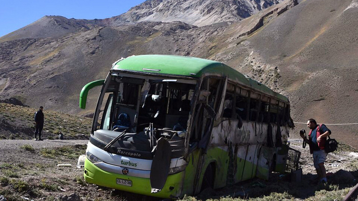 Turbus que volcó en Argentina y dejó 19 muertos habría viajado a 100 km/hr en una zona de 40 km/hr