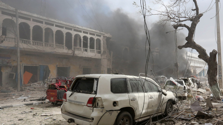 Terroristas de Al Shabab asaltan un hotel en Somalia