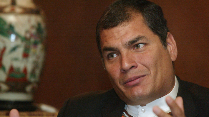 Presidente de Ecuador reconoce que habrá segunda vuelta y afirma que candidato opositor 