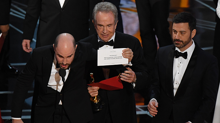Empresa auditora se disculpa por bochornoso error en los Oscar y anuncia investigación