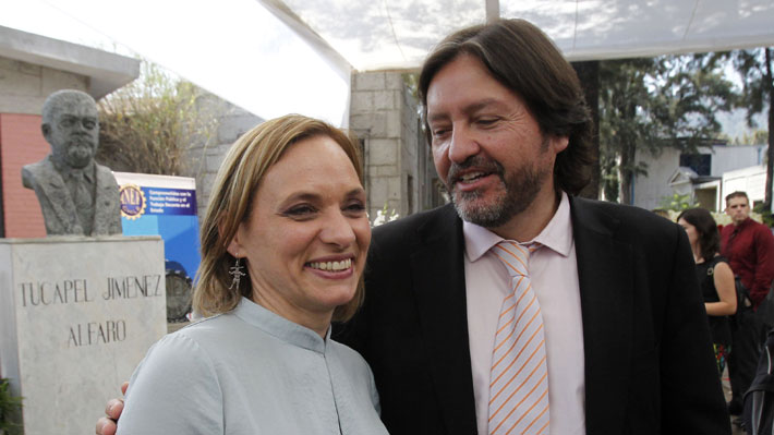 Goic ante Comisión Política del PC que verá caso Cuba-Aylwin: 