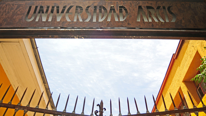 Despiden a académicos y funcionarios de la Universidad Arcis