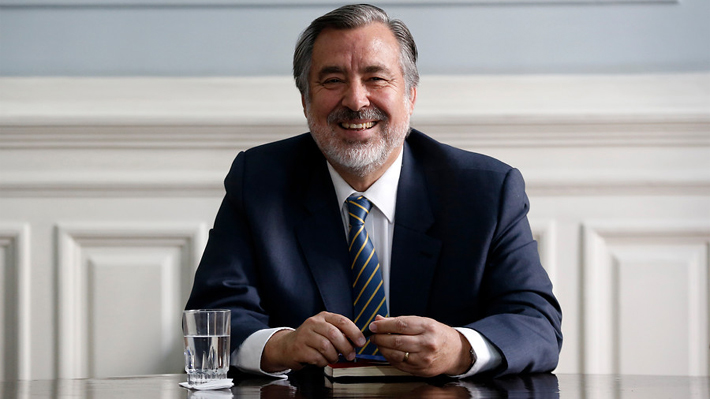 Guillier atribuye su baja en las encuestas al desorden en la Nueva Mayor&iacute;a