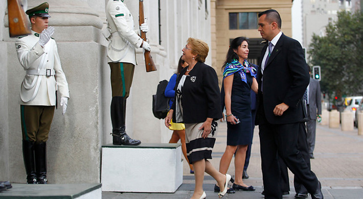 Las anécdotas de Bachelet sobre los prejuicios que enfrentó al ser la primera mujer en llegar a La Moneda