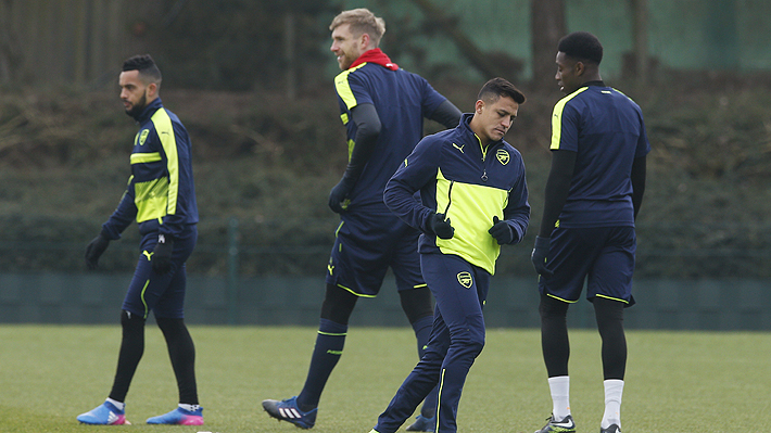 Theo Walcott tambi&eacute;n confirma problemas con Alexis en entrenamientos: 