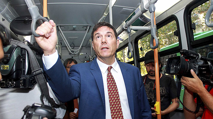 Ministro G&oacute;mez-Lobo deja el gabinete y Bachelet nombra a Paola Tapia en Transportes