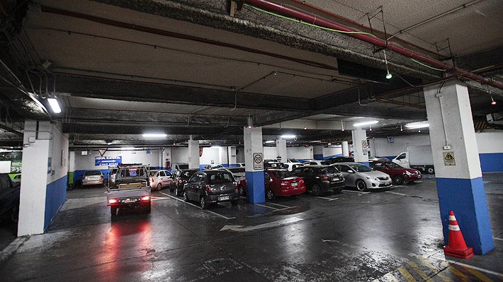 Escala pol&eacute;mica por estacionamientos: Enviar&aacute;n datos a la FNE por alzas 