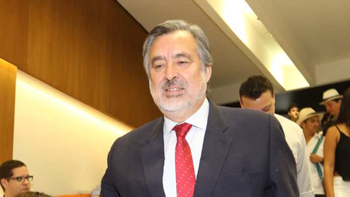 Guillier descarta críticas a Bachelet tras señalar que la Presidenta 