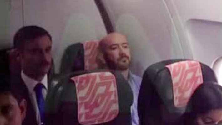 Rafael Garay ya est&aacute; en Chile: Falso economista podr&iacute;a ser enviado a prisi&oacute;n a la espera de su juicio