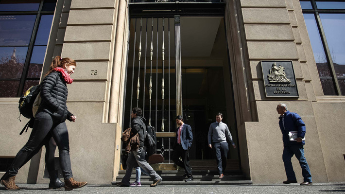 Contralor denunció ante la fiscalía a cinco jefes de finanzas de altos servicios públicos