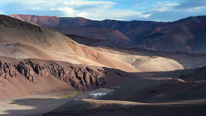 Firmas canadienses anuncian acuerdo para desarrollar proyecto de oro y cobre en el norte de Chile