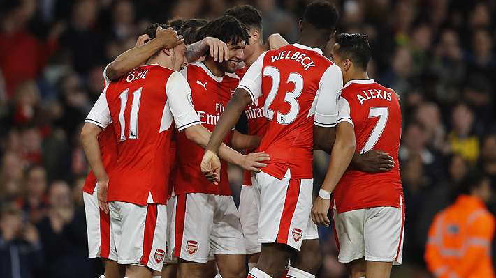 Pese a no anotar, Alexis hace un gran partido en revitalizadora goleada del Arsenal en la Premier