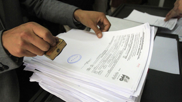 Servel contrata 5 mil horas hombre para la recta final del refichaje de partidos