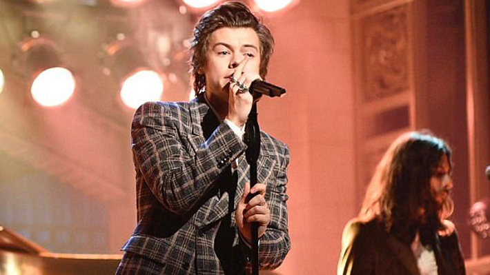 Harry Styles demuestra su talento con exitoso paso por 