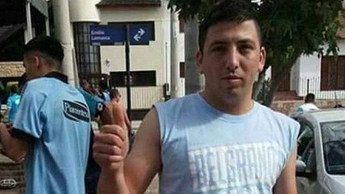 La tr&aacute;gica historia detr&aacute;s de la muerte del hincha argentino que fue lanzado desde una tribuna
