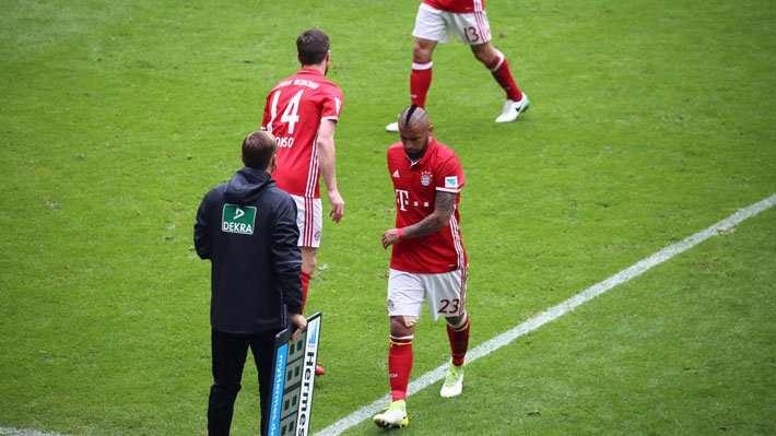 Un ofuscado Vidal volvi&oacute; a tener un partido para el olvido en sufrido empate del Bayern en la Bundesliga