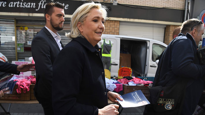 Le Pen critica al 
